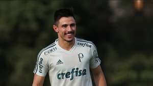 Willian, Guerra e Michel Bastos voltam a treinar no Palmeiras antes de clássico