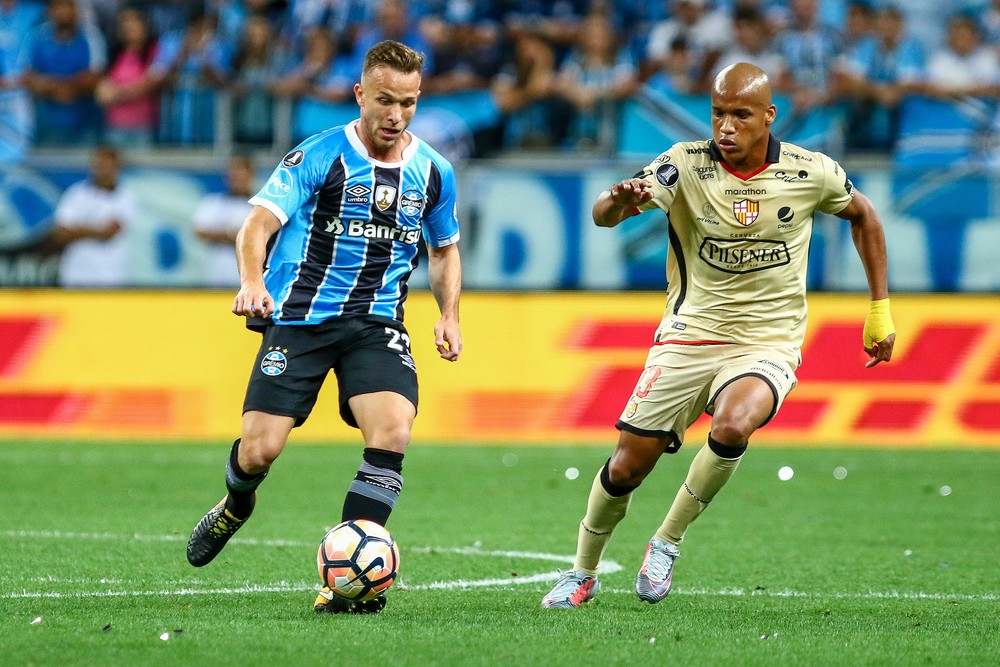 Destaque do Grêmio na Libertadores, Arthur entra na mira do Barcelona