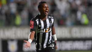 Oswaldo repete Cazares no time titular do Atlético-MG e espera volta de Adilson