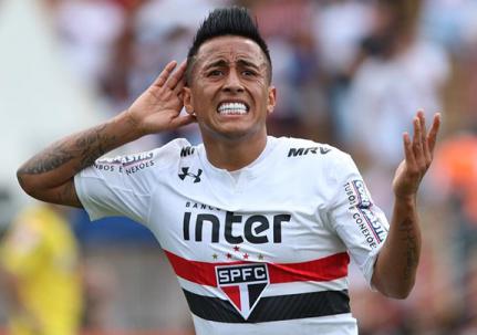 Cuevas voltou a jogar bem com apoio dos companheiros