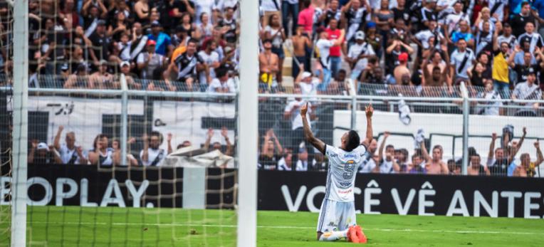 Lucca fez seu 11.º gol no Brasileiro contra o Corinthians