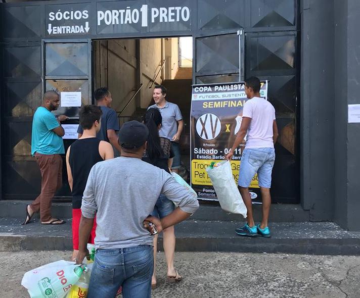 Trocas seguiram a todos vapor nesta sexta-feira
