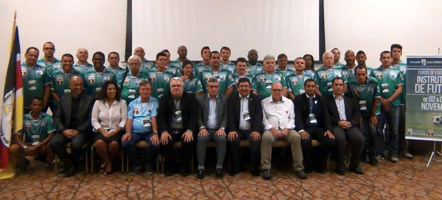 Foto oficial de alunos, instrutores e palestrantes especialmente convidados pelo SAFESP - Divulgação