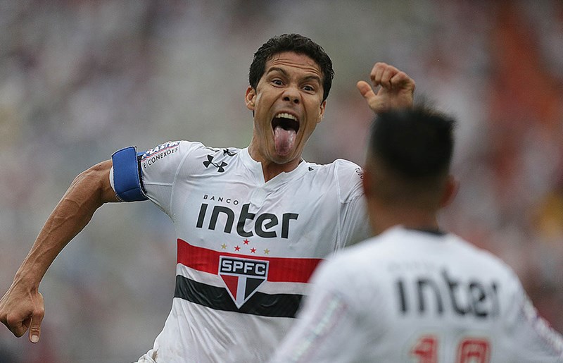 São Paulo enfrenta o lanterna Atlético-GO para consolidar retomada no Brasileirão