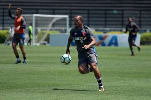 Relacionado no Vasco, Luis Fabiano vive expectativa de jogar: 'Estou com saudade'