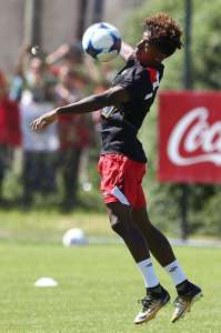 Eliminatórias: Yordy Reyna substitui Guerrero no Peru; colegas manifestam apoio ao atleta