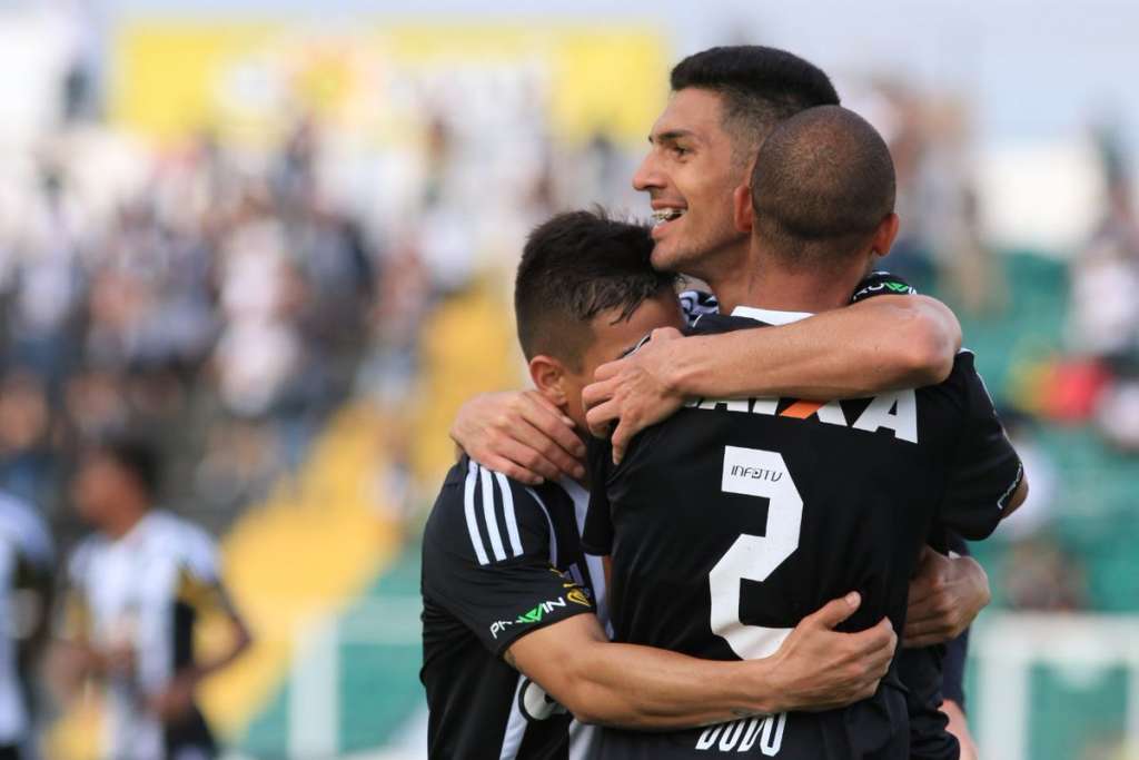 O Figueirense conseguiu subir na tabela ao vencer o Brasil-RS. (Foto: Divulgação / FIgueirense)