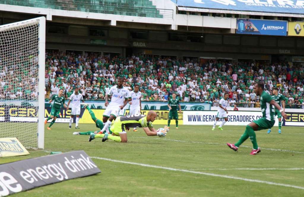 O América-MG assumiu a vice-liderança e aumentou o desespero do Guarani na luta contra o rebaixamento