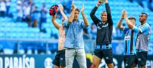 Renato Gaúcho faz elogios, mas evita confirmar Everton nos próximos jogos