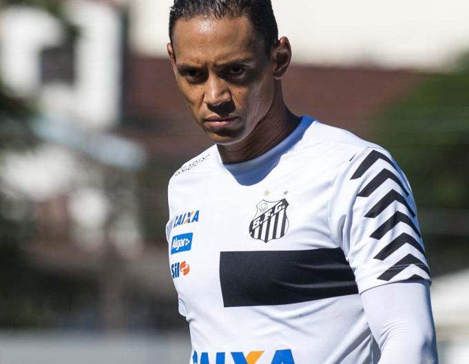 Ricardo Oliveira não tem permanência garantida no Santos. (Foto: Ivan Storti)