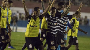 Paulistão: Atual campeão, Santos encara Corinthians, que tem quatro vitórias seguidas