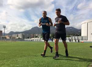 Roger faz 1º treino no Botafogo após vencer câncer e comemora 'dia mais especial'