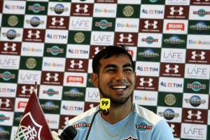 Sornoza celebra vitória em clássico e garante: 'Momento do Flu é muito bom'