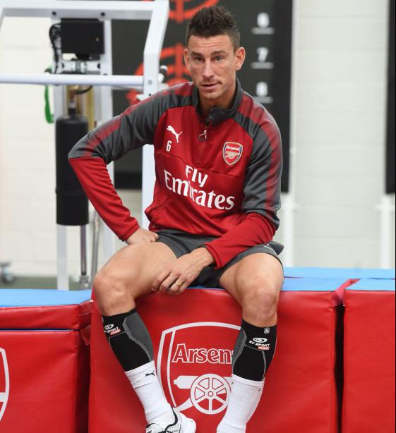 Zagueiro Koscielny diz que deixará de defender seleção francesa após a Copa