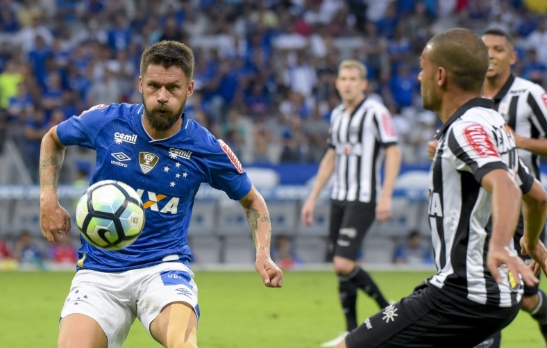 Pretendido pelo futebol mexicado, Rafael Sobis é relacionado no Cruzeiro