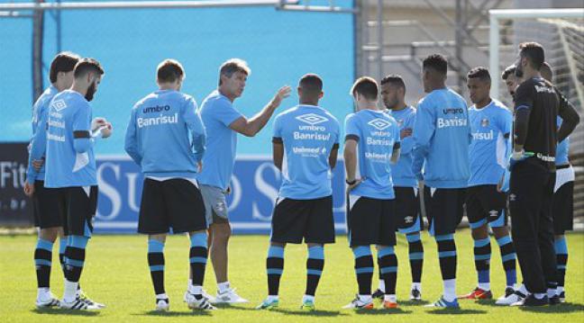 Renato Gaúcho dá moral para todos os jogadores, mas está de olho na Libertadores