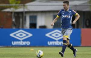 Ezequiel lembra Copa do Brasil e quer Cruzeiro concentrado diante do Flamengo