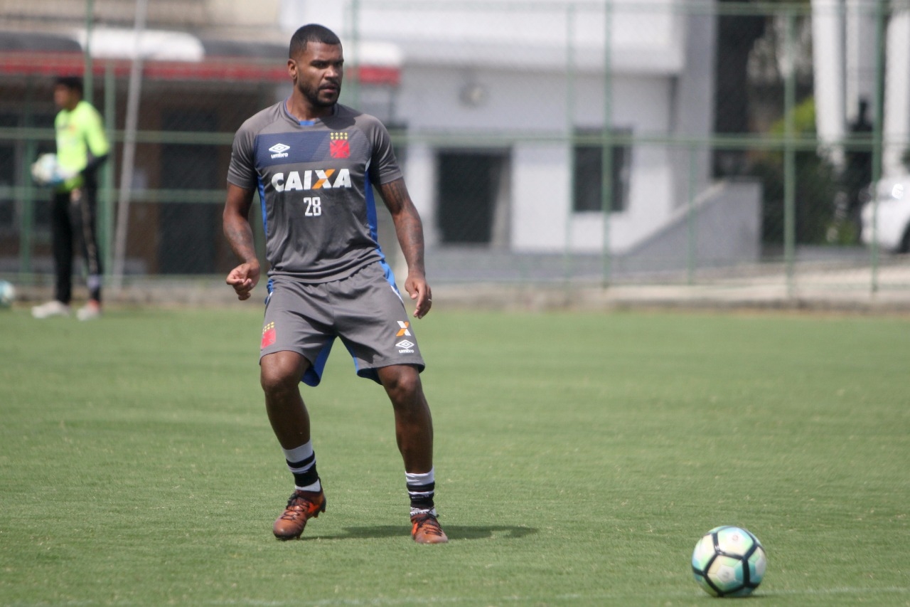 Ex-São Paulo, Breno vê Vasco em ‘lugares altos’ no Brasileirão