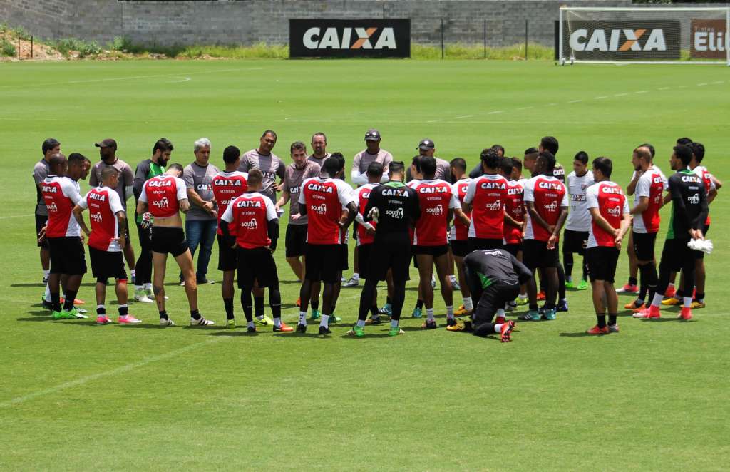 A equipe baiana, afinal, vem de um longo jejum em casa e a pressão tem atrapalhado o elenco