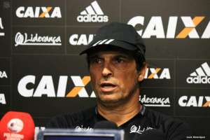 Série B: Milton Cruz minimiza falha e banca Saulo no Figueirense: 'vai ser ele até o fim'