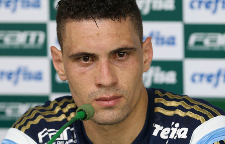 ‘Foi nosso pior jogo na era Valentim’, diz Moisés após derrota do Palmeiras