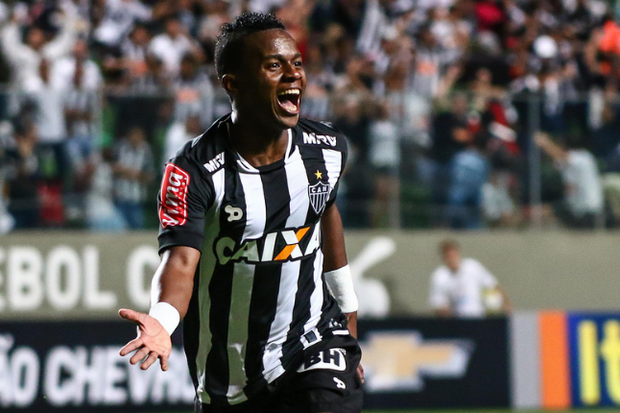 Corinthians estuda oferecer Marquinhos Gabriel por Cazares, do Atlético-MG