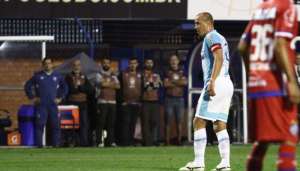 Marquinhos se torna maior artilheiro da história do Avaí na Ressacada