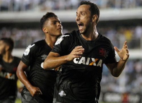 Nenê vibra com gol e afirma: “Vasco vai buscar a vaga na Libertadores”