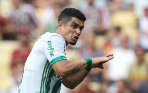 Palmeirenses chegam em silêncio a São Paulo e Egídio xinga torcedor: 