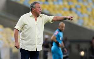 Abel lamenta gols sofridos pelo Flu em bolas aéreas e admite 'problema sério'