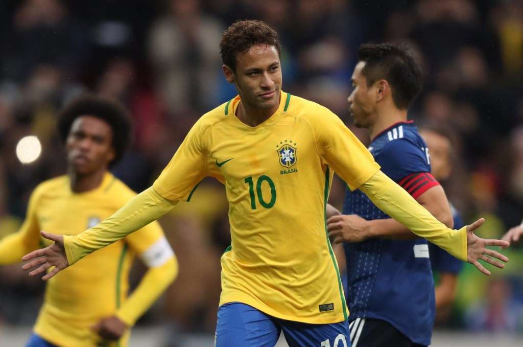 Jogadores da seleção saem em defesa de Neymar após polêmica com técnico do PSG