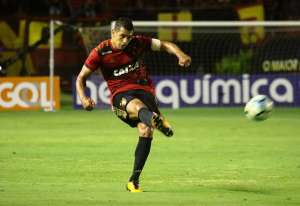 Diego Souza, do Sport, é punido pelo STJD por desrespeitar a arbitragem