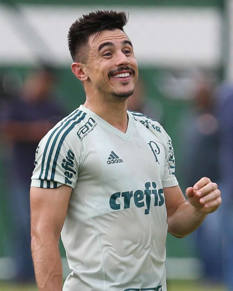 Willian vai para o jogo contra o Flamengo