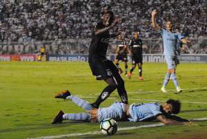 Além do expulso Bob, Ponte Preta não deve ter o 'cansado' Emerson Sheik contra o Coritiba