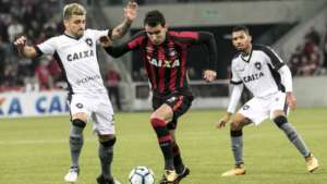 Botafogo x Atlético-PR - Confronto direto por vaga na Libertadores