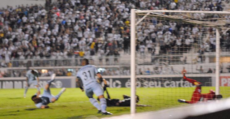 Grêmio fez um gol e Ponte Preta criou nove chances, numa noite de gala do goleiro Marcelo Grohe