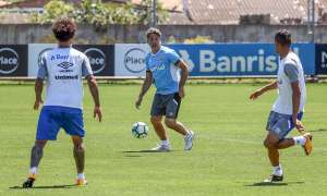 Renato fecha treino, mas deve escalar Grêmio com o que tem de melhor no domingo
