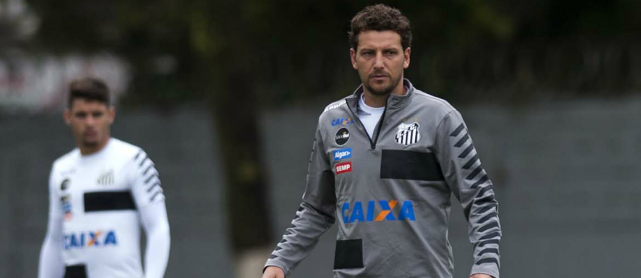 Elano confirmou o time do Santos para o jogo contra a Chape