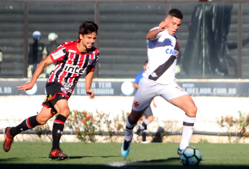 O São Paulo saiu na frente, mas recuou demais e sofreu o empate do Vasco da Gama