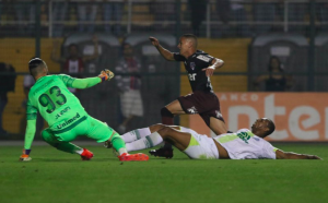 Chapecoense recebe o Santos para se distanciar de vez do rebaixamento