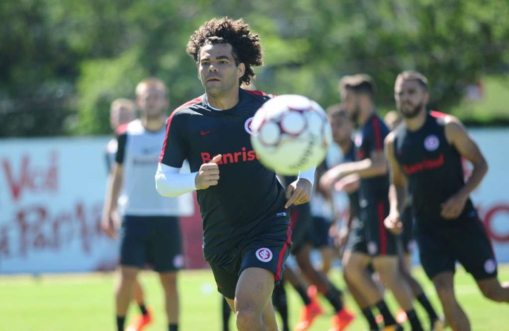 Inter terá Gutiérrez e Camilo entre os titulares na terça