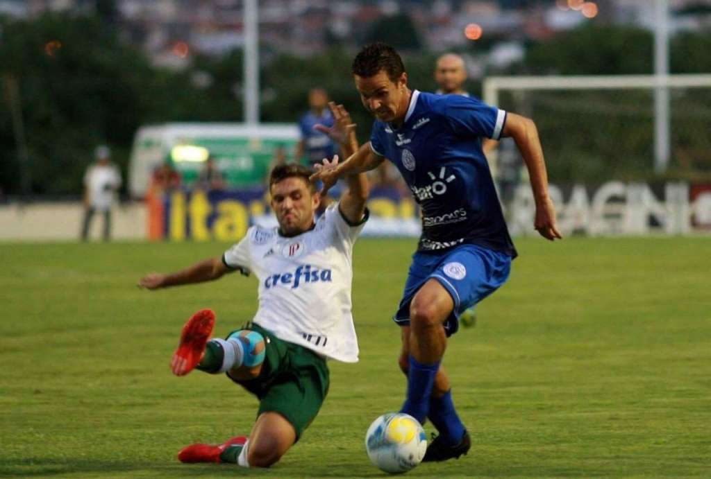 Com acessos no currículo, lateral Bruno Ré assina com o Taubaté