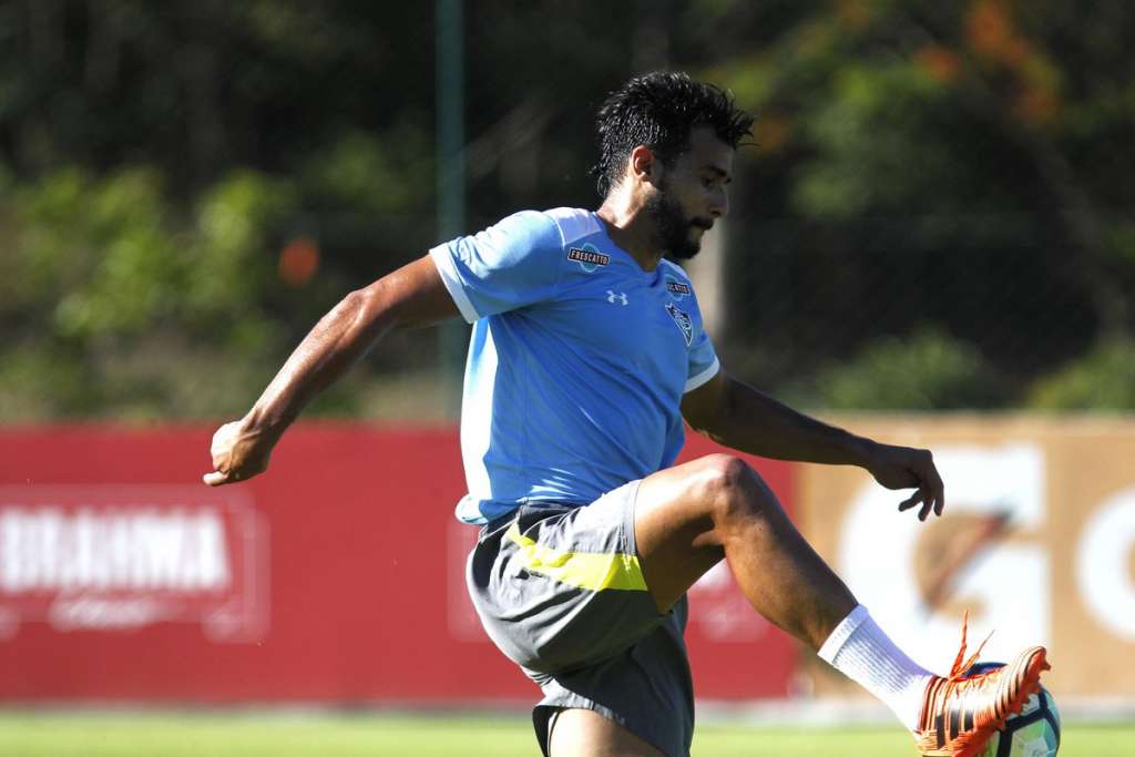 Com Dourado, Sornoza e Nogueira, Flu treina em Minas visando duelo contra o líder