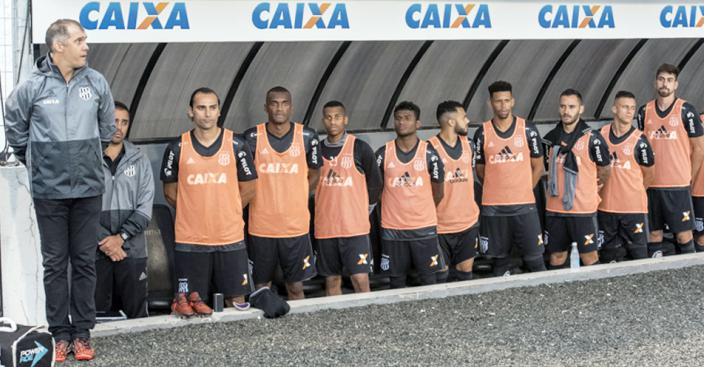 Eduardo Baptista se fecha com os jogadores e aposta na recuperação da Ponte Preta no Brasileiro