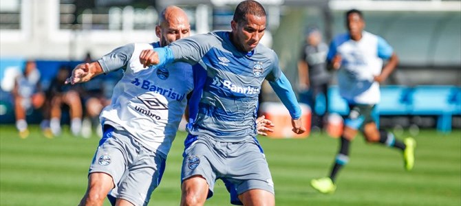 Grohe, Cortez e Edilson voltam a treinar e devem reforçar o Grêmio na quarta 3 0002050279119 img