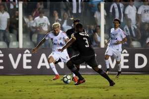 Elano lamenta derrota do Santos e nega problemas com Lucas Lima