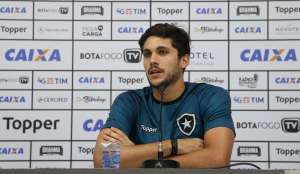 Igor Rabello minimiza oscilação do Botafogo e avisa: 'Somos o 2º do returno'