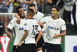 Corinthians enfrenta o Fluminense e prepara a festa do título no Itaquerão