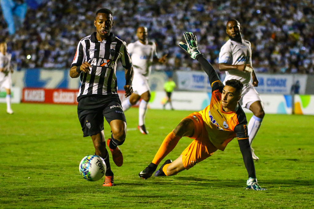 Palmeiras surpreende e pode contratar goleiro destaque do Londrina