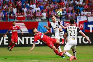 Bahia recebe Santos para escapar da degola e se aproximar da Libertadores